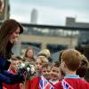 Le duc et la duchesse de Cambridge le 23 octobre 2015 à Dundee, en Ecosse. Kate Middleton et le prince William fêtent leurs 5 ans de mariage le 29 avril 2011.