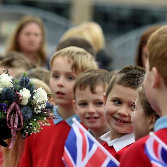 Le duc et la duchesse de Cambridge le 23 octobre 2015 à Dundee, en Ecosse. Kate Middleton et le prince William fêtent leurs 5 ans de mariage le 29 avril 2011.