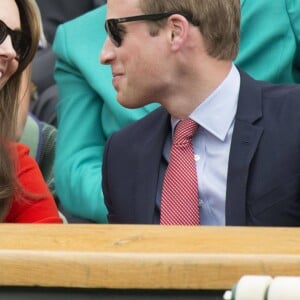 Le duc et la duchesse de Cambridge à Wimbledon le 8 juillet 2015. Kate Middleton et le prince William fêtent leurs 5 ans de mariage le 29 avril 2011.