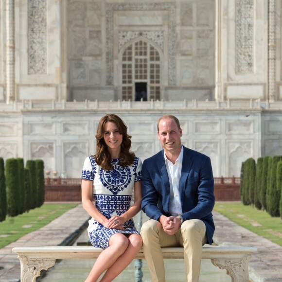 Le duc et la duchesse de Cambridge au Taj Mahal lors de leur tournée royale en Inde et au Bhoutan en avril 2016. Kate Middleton et le prince William fêtent leurs 5 ans de mariage le 29 avril 2011.