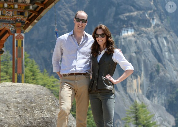 Le duc et la duchesse de Cambridge en randonnée vers la tanière du tigre au Bhoutan lors de leur tournée royale en Inde et au Bhoutan en avril 2016. Kate Middleton et le prince William fêtent leurs 5 ans de mariage le 29 avril 2011.