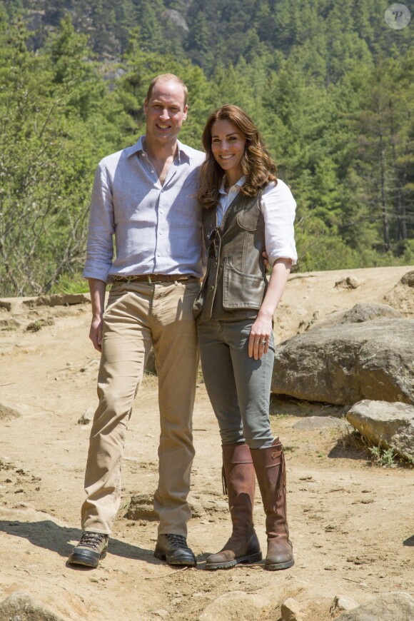 Le duc et la duchesse de Cambridge en randonnée vers la tanière du tigre au Bhoutan lors de leur tournée royale en Inde et au Bhoutan en avril 2016. Kate Middleton et le prince William fêtent leurs 5 ans de mariage le 29 avril 2011.