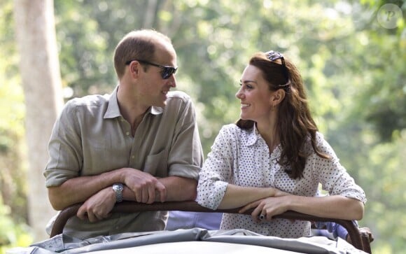 Le duc et la duchesse de Cambridge en safari lors de leur tournée royale en Inde et au Bhoutan en avril 2016. Kate Middleton et le prince William fêtent leurs 5 ans de mariage le 29 avril 2011.