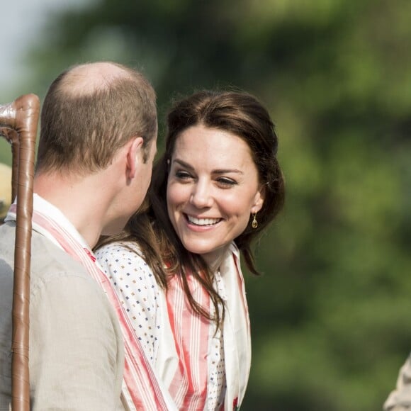 Le duc et la duchesse de Cambridge en safari lors de leur tournée royale en Inde et au Bhoutan en avril 2016. Kate Middleton et le prince William fêtent leurs 5 ans de mariage le 29 avril 2011.