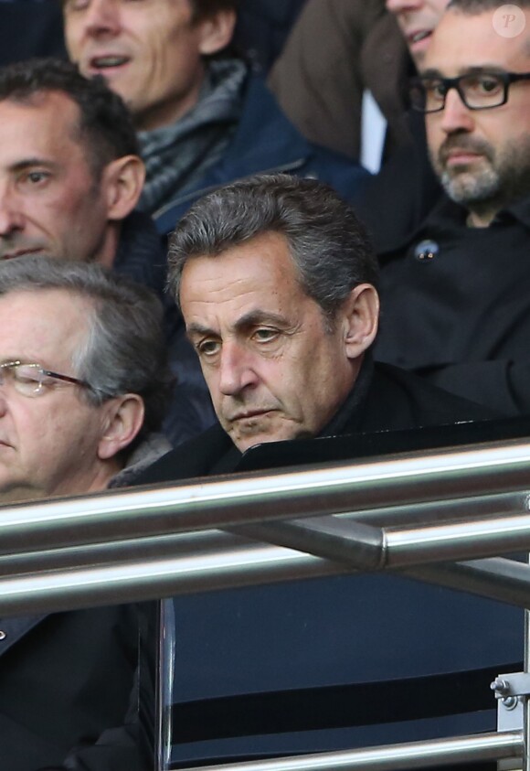 Nicolas Sarkozy - People au match de football "PSG - Rennes" au Parc des Princes à Paris. Le 29 avril 2016 © Cyril Moreau / Bestimage