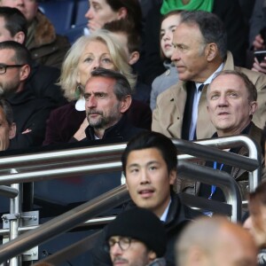 Nicolas Sarkozy, François-Henri Pinault - People au match de football "PSG - Rennes" au Parc des Princes à Paris. Le 29 avril 2016 © Cyril Moreau / Bestimage  People at the soccer game "PSG - Rennes" at Parc des Princes in Paris. On april 29th 201629/04/2016 - Paris