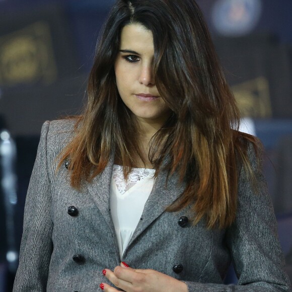 Karine Ferri - People au match de football "PSG - Rennes" au Parc des Princes à Paris. Le 29 avril 2016 © Cyril Moreau / Bestimage