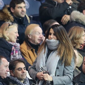 Karine Ferri - People au match de football "PSG - Rennes" au Parc des Princes à Paris. Le 29 avril 2016 © Cyril Moreau / Bestimage