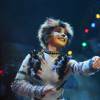 Chimène Badi et la troupe de la comédie musicale "Cats" sur la scène du théâtre Mogador à Paris, le 28 avril 2016. © Denis Guignebourg/Bestimage
