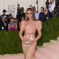 Met Gala 2016 : Beyoncé, divine en latex, sans Jay Z