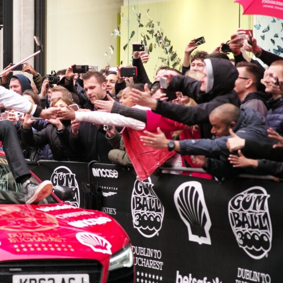 David Hasselhoff et sa compagne Hayley Roberts à l'arrivée du rallye Gumball 3000 à Londres le 2 mai 2016.