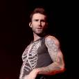 Adam Levine et Maroon 5 en concert à Madrid au Barclaycard Center le 15 juin 2015