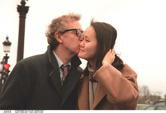 Woody Allen et Soon-Yi Previn en 1997 à Paris