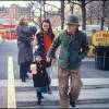 Mia Farrow et Woody Allen avec leurs enfants Seamus Satchel, Soon-Yi Previn et Dylan Farrow en 1988