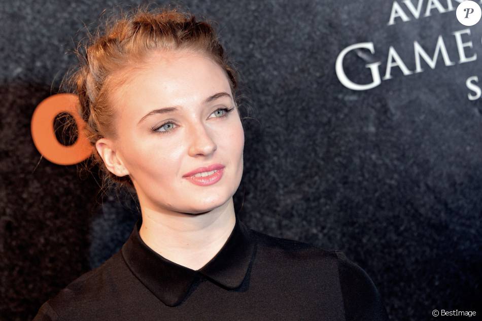 Sophie Turner Sansa Stark Avant Premiere De La Saison 4 De La Serie Game Of Thrones Au Grand Rex A Paris Le 2 Avril 2014 Purepeople