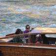 Jennifer Garner à loué un bateau avec ses enfants Violet, Seraphina et Samuel pour faire une ballade d'1h30 sur la Seine à Paris le 7 mai 2016. Jennifer a dégusté du champagne, du vin rouge et de la pizza.