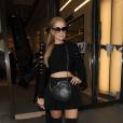 Exclusif - Paris Hilton après sa rupture avec Thomas Gross fait du shopping à Londres le 28 avril 2016.