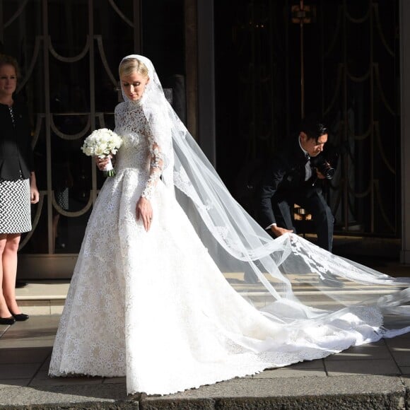 Nicky Hilton quitte l'hôtel Claridges à Londres, le 10 juillet 2015 pour aller se marier au palais de Kensington avec James Rotschild