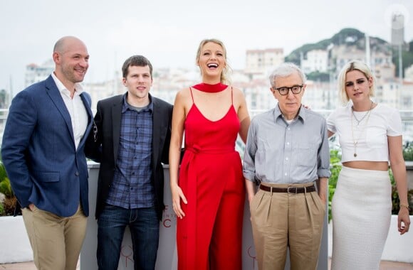 Corey Stoll, Jesse Eisenberg, Blake Lively (enceinte), Woody Allen, Kristen Stewart au Photocall du film "Café Society" lors du 69ème Festival International du Film de Cannes le 11 mai 2016. © Borde-Moreau/Bestimage