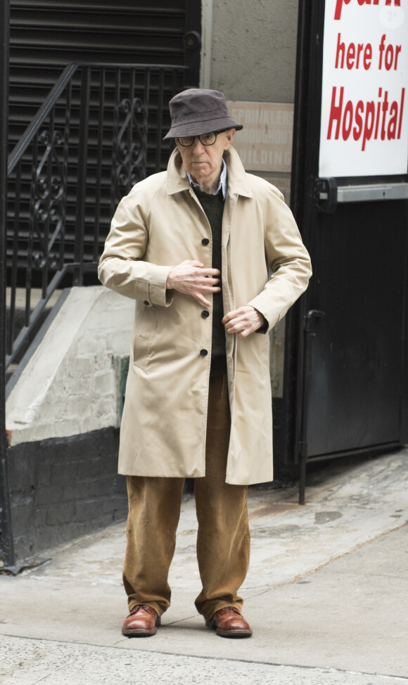 Woody Allen sur le tournage d'une nouvelle série Netflix à Soho, New York, le 7 avril 2016