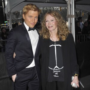 Ronan Farrow et sa mère Mia Farrow à la soirée "Time 100" à New York. Le 21 avril 2015