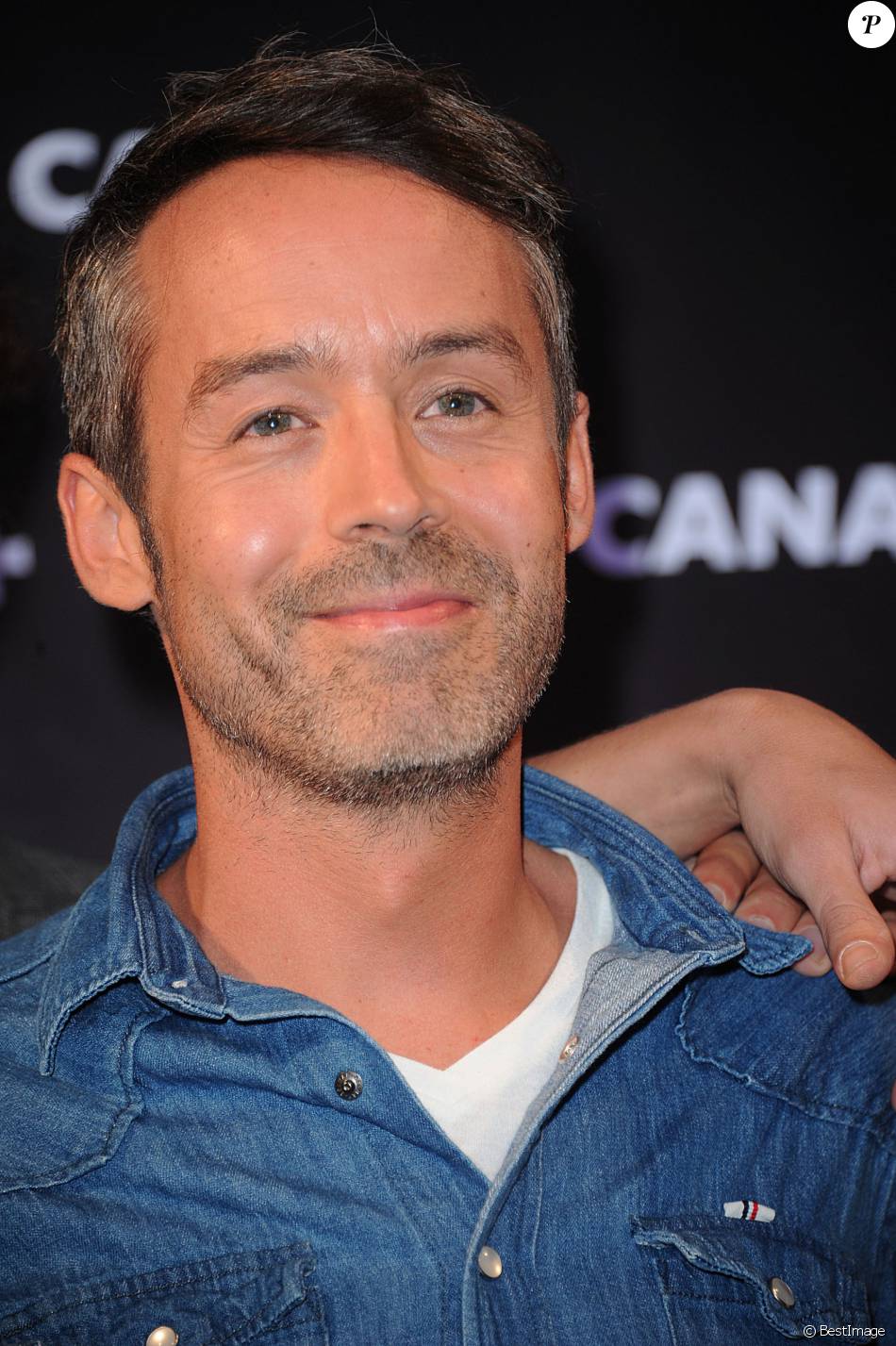 Yann Barthes et l'équipe du 'Petit Journal' lors de la ...
