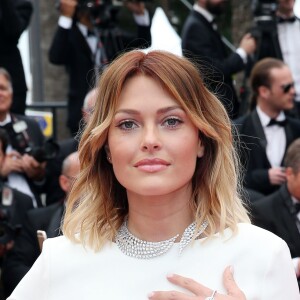 Caroline Receveur - Montée des marches du film "Ma Loute" lors du 69ème Festival International du Film de Cannes. Le 13 mai 2016. © Borde-Jacovides-Moreau/Bestimage