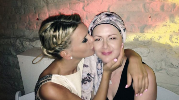 Amélie Neten, fière de sa soeur Jen : "Deux cancers et elle garde le sourire"