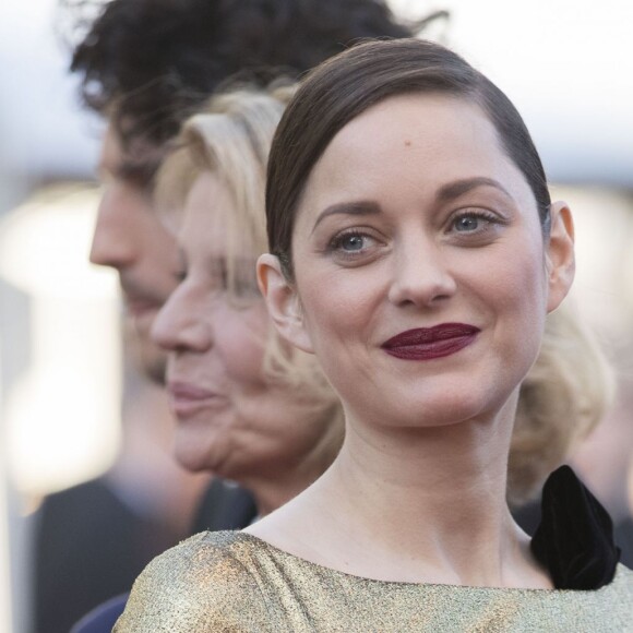 Marion Cotillard habillée par Dior - Montée des marches du film "Mal de pierres" lors du 69e Festival International du Film de Cannes. Le 15 mai 2016. © Borde-Jacovides-Moreau/Bestimage