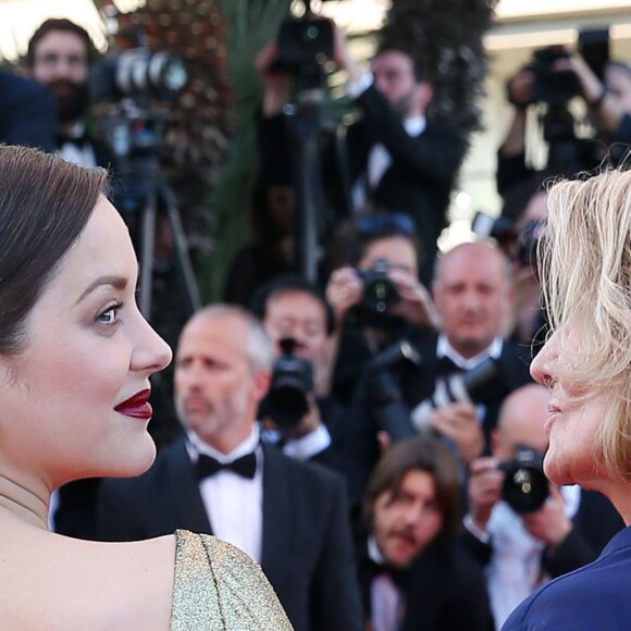 Marion Cotillard habillée par Dior - Montée des marches du film "Mal de pierres" lors du 69e Festival International du Film de Cannes. Le 15 mai 2016. © Borde-Jacovides-Moreau/Bestimage
