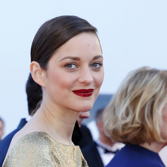 Marion Cotillard habillée par Dior - Montée des marches du film "Mal de pierres" lors du 69e Festival International du Film de Cannes. Le 15 mai 2016. © Borde-Jacovides-Moreau/Bestimage
