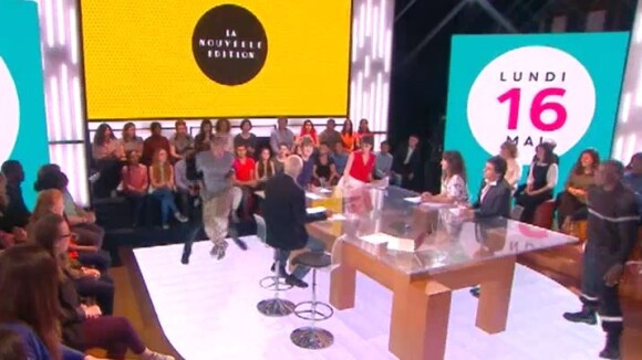 Daphné Bürki : un spectateur agité fait irruption sur le plateau de La Nouvelle Edition, le 16 mai 2016, sur Canal+