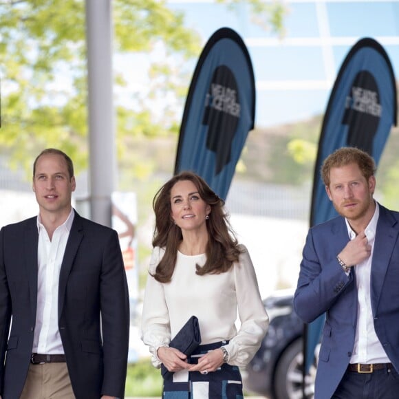 Kate Middleton, le prince William et le prince Harry faisaient équipe pour le lancement de leur campagne Heads Together de sensibilisation sur la santé mentale le 16 mai 2016 au parc olympique Elizabeth à Londres.