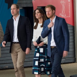 Kate Middleton, le prince William et le prince Harry faisaient équipe pour le lancement de leur campagne Heads Together de sensibilisation sur la santé mentale le 16 mai 2016 au parc olympique Elizabeth à Londres.