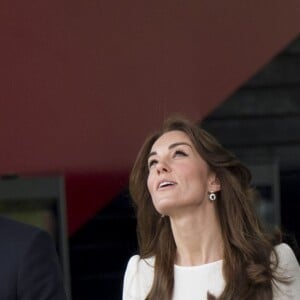 Kate Middleton, le prince William et le prince Harry faisaient équipe pour le lancement de leur campagne Heads Together de sensibilisation sur la santé mentale le 16 mai 2016 au parc olympique Elizabeth à Londres.