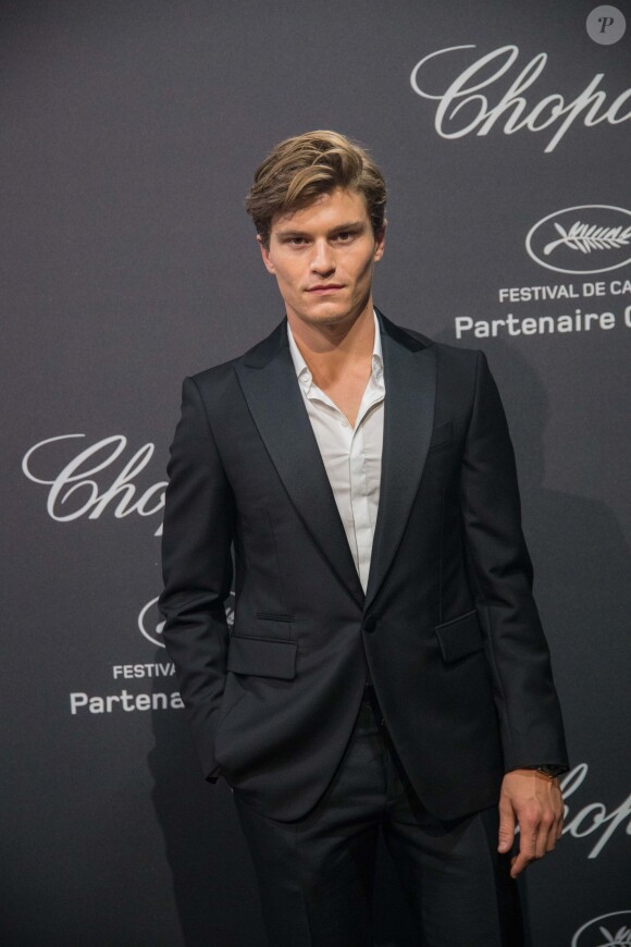 Oliver Cheshire - Photocall de la soirée Chopard lors du 69ème Festival International du Film de Cannes. Le 16 mai 2016 16/05/2016 - 