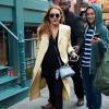 Lindsay Lohan porte toujours sa bague qui alimente les rumeurs de fiancailles avec son compagnon Egor Tarabasov à New York le 13 avril 2016.
