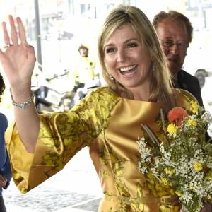 La reine Maxima des Pays-Bas arrive au premier anniversaire de la Fédération des fonds de pension au forum de La Haye le 17 mai 2016, le jour de son 45e anniversaire.