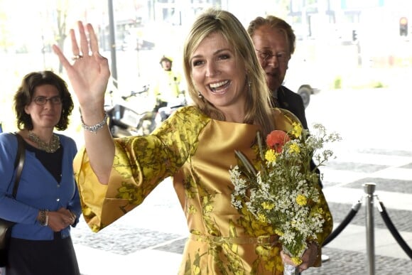 La reine Maxima des Pays-Bas arrive au premier anniversaire de la Fédération des fonds de pension au forum de La Haye le 17 mai 2016, le jour de son 45e anniversaire.
