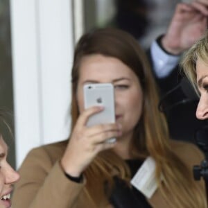 La reine Maxima des Pays-Bas arrive au premier anniversaire de la Fédération des fonds de pension au forum de La Haye le 17 mai 2016, le jour de son 45e anniversaire.