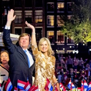 La reine Maxima et le roi Willem-Alexander des Pays-Bas assistent au concert de la Libération à Amsterdam le 5 mai 2016.