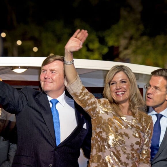 La reine Maxima et le roi Willem-Alexander des Pays-Bas assistent au concert de la Libération à Amsterdam le 5 mai 2016.