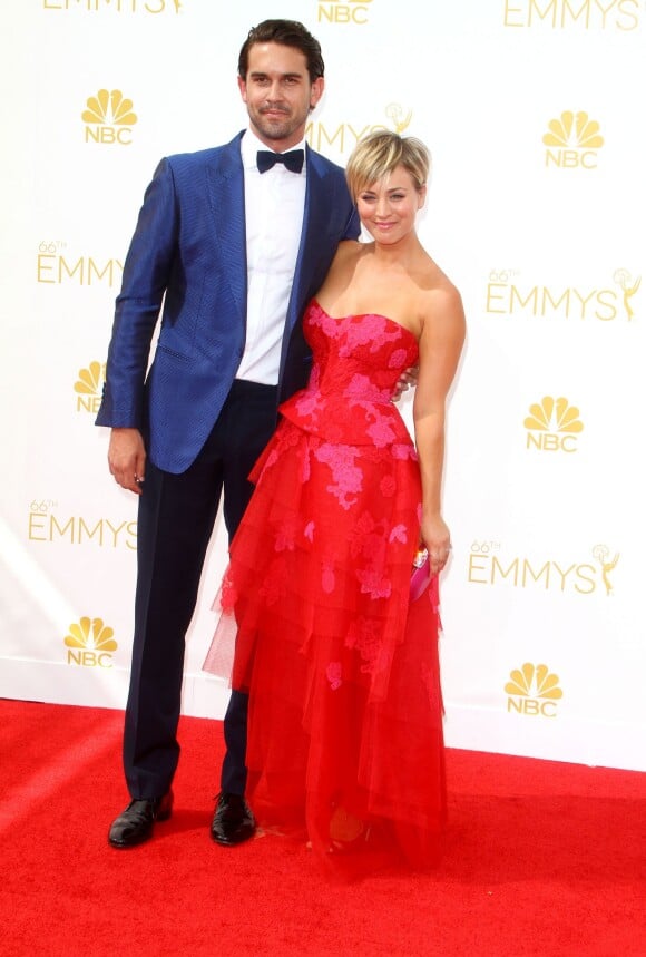 Kaley Cuoco et son mari Ryan Sweeting à La 66ème cérémonie annuelle des Emmy Awards au Nokia Theatre à Los Angeles, le 25 août 2014.