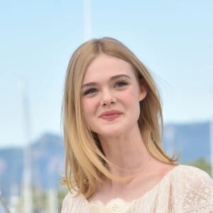 Elle Fanning (robe Chanel) - Photocall du film "The Neon Demon" lors du 69e Festival International du Film de Cannes. Le 20 mai 2016 © Giancarlo Gorassini / Bestimage