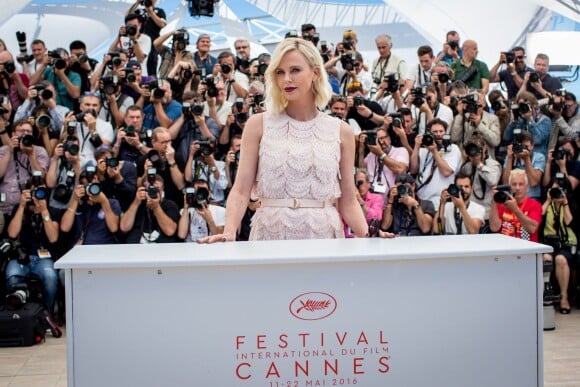 Charlize Theron au photocall du film "The last Face" au 69ème Festival international du film de Cannes le 20 mai 2016. © Cyril Moreau / Olivier Borde / Bestimage  Celebs at "The last face" call during 69th Cannes film festival on may 20th, 201620/05/2016 - Cannes