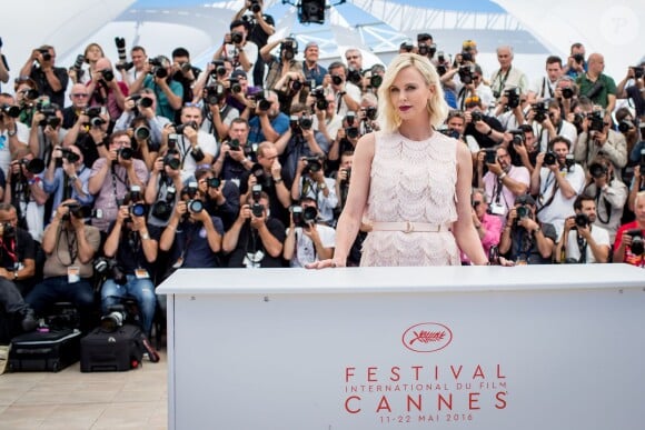 Charlize Theron au photocall du film "The last Face" au 69ème Festival international du film de Cannes le 20 mai 2016. © Cyril Moreau / Olivier Borde / Bestimage  Celebs at "The last face" call during 69th Cannes film festival on may 20th, 201620/05/2016 - Cannes