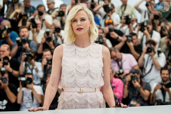 Charlize Theron au photocall du film "The last Face" au 69ème Festival international du film de Cannes le 20 mai 2016. © Cyril Moreau / Olivier Borde / Bestimage