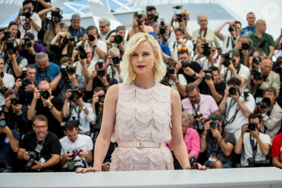Charlize Theron au photocall du film "The last Face" au 69ème Festival international du film de Cannes le 20 mai 2016. © Cyril Moreau / Olivier Borde / Bestimage