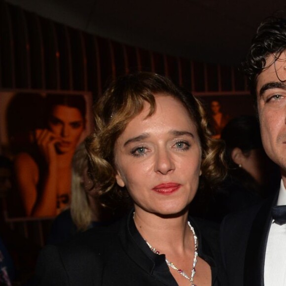 Valeria Golino et son compagnon Riccardo Scamarcio - Soirée du film "Périclès le noir" sur la plage Magnum lors du 69 ème festival du film de Cannes le 19 mais 2016. © Veeren/Bestimage