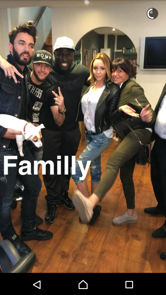 Nabilla Benattia et sa famille sur Snapchat, le 21 mai 2016